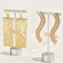 Pendientes colgantes chapados en oro de 18 quilates con incrustaciones tridimensionales de cobre y diamantes de imitación, 2 piezas
