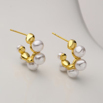 Pendientes de perlas artificiales chapados en oro y cobre en forma de C a la moda, 1 par