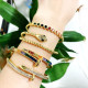 Pulsera de extremo abierto con cabeza de serpiente animal exagerada con uñas de circonio de colores