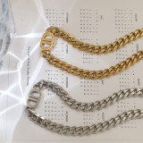 Collar chapado en oro de 18 quilates de acero titanio de color sólido estilo vintage