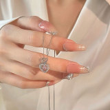Collar con colgante de circonita con diamantes de imitación y incrustaciones de cobre en forma de corazón brillante, 1 pieza