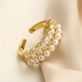 Anillo abierto chapado en oro de 18K con circonita de perlas artificiales con incrustaciones de cobre y estrella geométrica de estilo simple