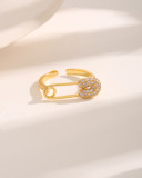 Estilo moderno Clip de papel de estilo simple Chapado en cobre Ahueca hacia fuera los anillos abiertos chapados en oro de 18 quilates con incrustaciones de circón