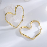 1 par de elegantes pendientes de aro chapados en oro de 18 quilates con forma de corazón