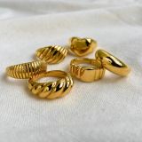 Anillo de acero inoxidable chapado en oro nuevo estilo moderno