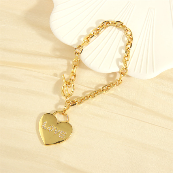 Pulseras chapadas en oro de 18 quilates con incrustaciones de cobre y forma de corazón con letra de estilo simple