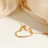 Collar de perlas de cobre con forma de corazón con colgante dorado simple