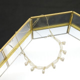 Collar chapado en oro de 18 quilates con incrustaciones de cobre y borlas elegantes