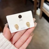 1 par de pendientes de diamantes de imitación de perlas artificiales con incrustaciones de cobre con forma de corazón y estrella dulce