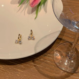 1 par de pendientes de circón con perlas artificiales con incrustaciones de cobre y nudo de lazo en forma de corazón geométrico de estilo Simple