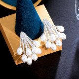 1 par elegante, romántico, dulce, chapado en color sólido, incrustaciones de cobre, perlas artificiales, diamante artificial, chapado en rodio, pendientes chapados en plata