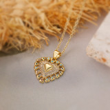 Collar con colgante chapado en oro de 18 quilates con incrustaciones de cobre y forma de corazón de estilo simple y elegante