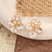 1 par de pendientes de cobre con perlas de agua dulce y flores de estilo Simple y elegante