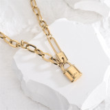 Collar chapado en oro de 18 quilates con revestimiento de pulido de acero de titanio con cerradura artística de estilo clásico informal