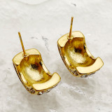 1 par de pendientes chapados en oro con diamantes de imitación de acero inoxidable con incrustaciones en forma de C Glam