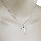 Nuevo collar de acero de titanio con colgante de cruz simple