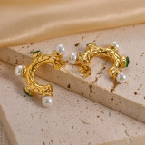 1 par de pendientes chapados en oro con incrustaciones de perlas artificiales de acero inoxidable con incrustaciones en forma de C de vacaciones exageradas de Estilo Vintage