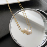 Elegantes collares geométricos de perlas con incrustaciones de acero de titanio
