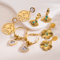 Pendientes colgantes chapados en oro, 1 par, elegantes, redondos, con forma de corazón, incrustaciones de flores, acero de titanio, diamantes de imitación, perlas y circonitas