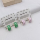 1 par de aretes de acero de titanio chapados en forma de U de estilo simple