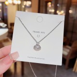 Collar con colgante de diamantes de imitación con incrustaciones de acero titanio y corona en forma de corazón y estrella a la moda