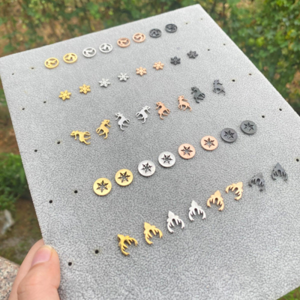 Pendientes con revestimiento de acero y titanio para árbol de Navidad, 1 par