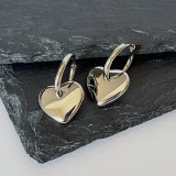 1 par de pendientes colgantes de acero titanio con forma de corazón a la moda