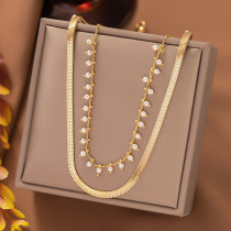 Collares en capas con revestimiento de acero de titanio y perlas de imitación de color sólido de estilo simple