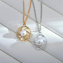 Collar con colgante de circonio y perlas artificiales con incrustaciones de acero titanio y molino de viento de estilo simple
