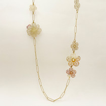 Collar chapado en oro de acero inoxidable con flor de estilo moderno Glam