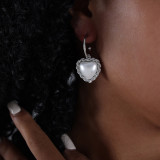 1 par de pendientes de perlas con diamantes de imitación de acero y titanio con incrustaciones de flores en forma de corazón de estilo Simple