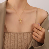 Collar de oro real de 18 quilates chapado en acero de titanio con ángel de lujo ligero europeo y americano