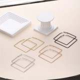 1 par de aretes elegantes y lujosos chapados en color sólido de acero inoxidable chapados en oro de 18 quilates