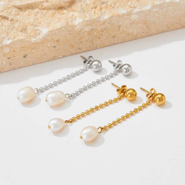 1 par de aretes chapados en acero inoxidable con borlas de estilo simple