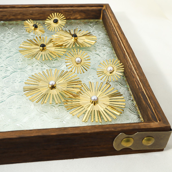 1 par de pendientes colgantes chapados en oro de 14K con incrustaciones de acero y titanio con flor exagerada de estilo Vintage
