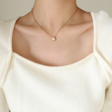 Collar con colgante de perlas artificiales con incrustaciones de acero de titanio geométrico retro, 1 pieza