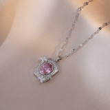 Collar con colgante de diamante artificial, perlas artificiales con incrustaciones de acero de titanio rectangular, flor dulce
