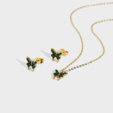 Collar con colgante chapado en oro de 18 quilates con incrustaciones de diamante artificial y mariposa de estilo simple y romántico