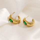 1 par de aretes chapados en oro de 18K con incrustaciones de circonita y revestimiento de acero inoxidable en forma de C Retro