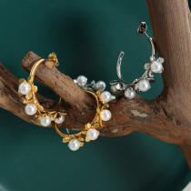 1 par de pendientes de perlas de acero de titanio con incrustaciones de flores de estilo simple
