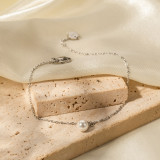 Collar colgante chapado en oro de 18 quilates con incrustaciones de perlas artificiales de acero inoxidable Lady Pearl