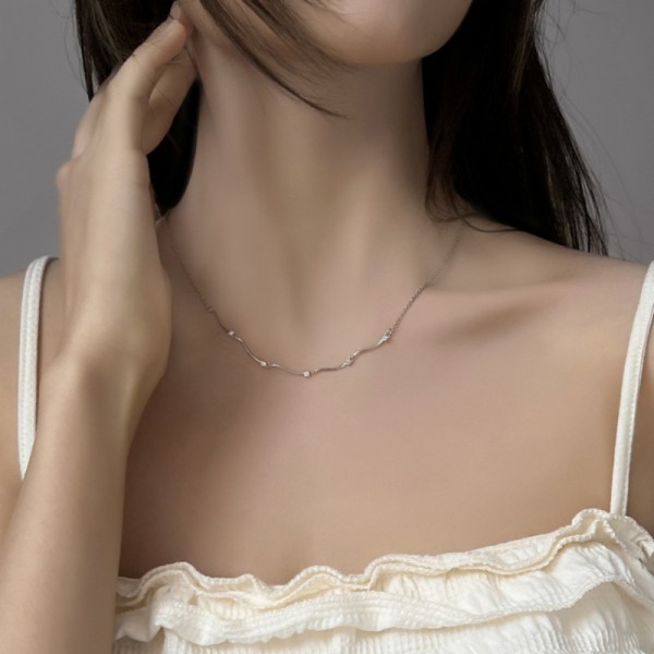 Collar de circonita de cobre y acero titanio con ondas de estilo simple a granel