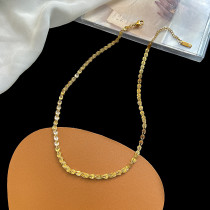Collar chapado en oro de 18 quilates con revestimiento de acero de titanio de color sólido de estilo simple