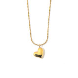 Collar con colgante chapado en oro de 18 quilates con revestimiento de acero de titanio en forma de corazón de estilo simple