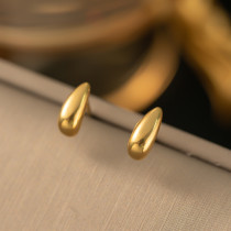 1 par de aretes chapados en oro de 18 quilates de acero de titanio con revestimiento de color sólido de estilo simple