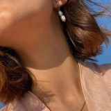 1 par de pendientes chapados en oro de 18 quilates con perlas redondas de agua dulce, elegantes y simples, chapados en acero y titanio