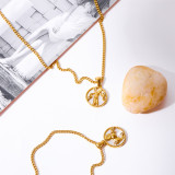 Collar con colgante chapado en oro de 18 quilates con incrustaciones de acero de titanio con constelación de estilo simple informal