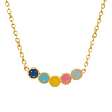 Lindo collar chapado en oro de acero titanio con cara sonriente