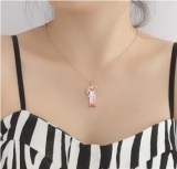 Collar con colgante de circonita con incrustaciones de acero y titanio de aleación rectangular de leopardo retro