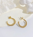 1 par de pendientes chapados en oro de 18 quilates de acero de titanio chapado en forma de C